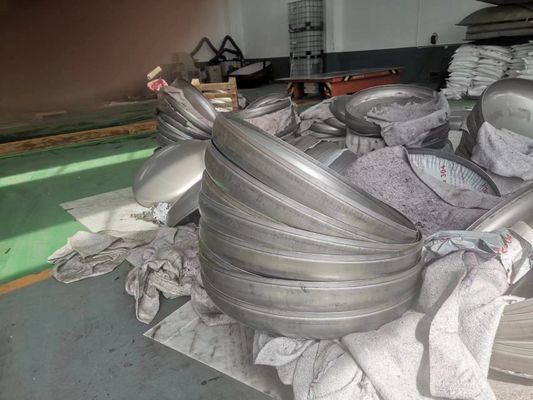 Capas cónicas de acero inoxidable pulido a medida